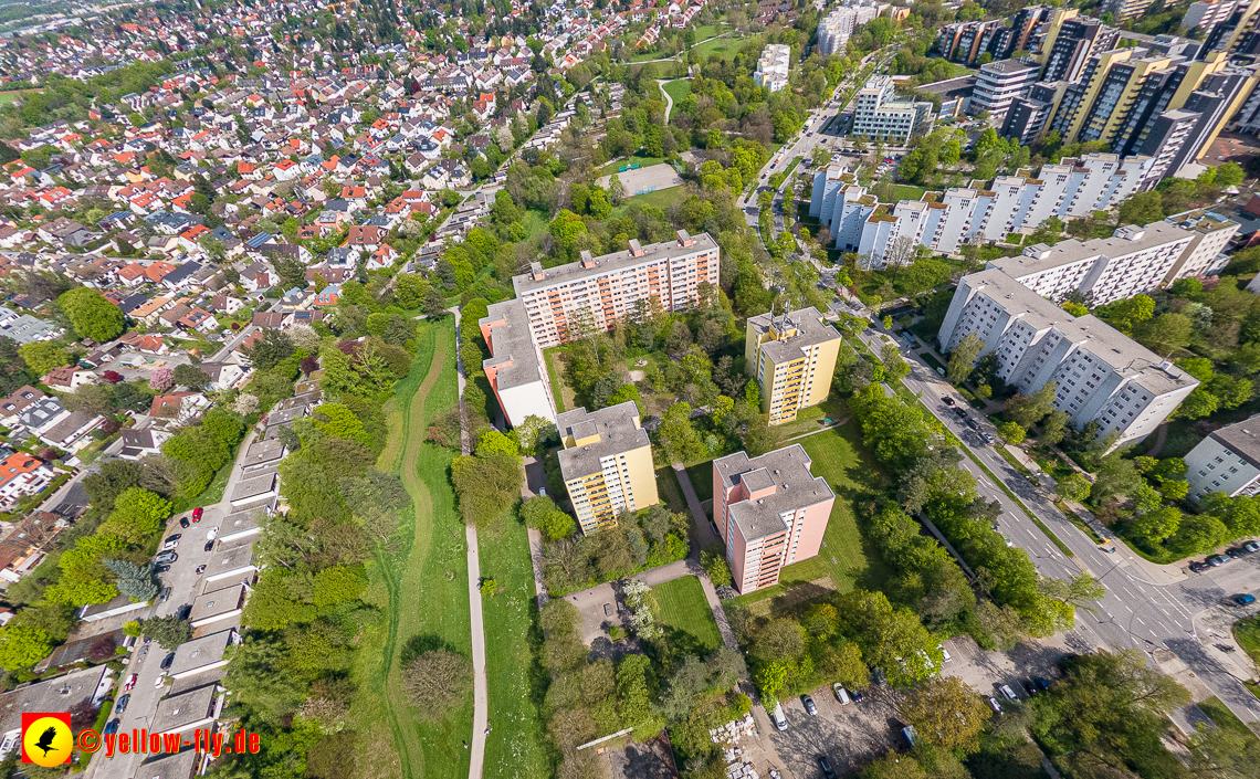 04.05.2023 - Luftbilder vom Marx-Zentrum uns seiner Umgebung in Neuperlach